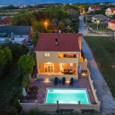 Nelly Apartman *