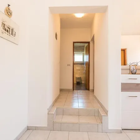 Nelly Apartment