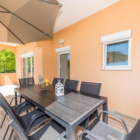 Nelly Apartman