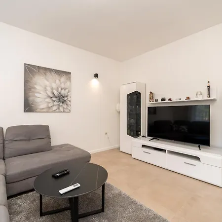 Nelly * Privlaka (Zadar)