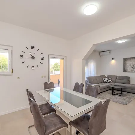 Apartament Nelly