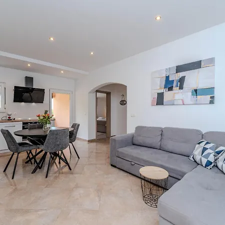 Nelly Privlaka (Zadar)
