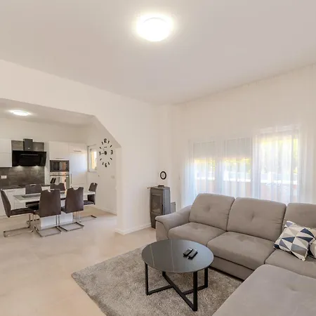 Nelly Appartement Privlaka (Zadar)